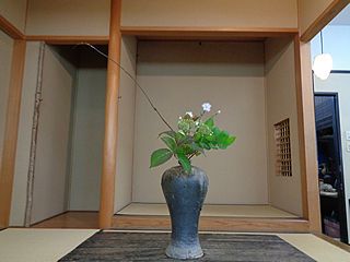 なげいれ作品・山紫陽花、深山鳴子百合、虎杖、河原撫子、蔓