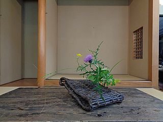 なげいれ作品・野薊、馬の足型、紅羊歯、一人静、野路菊、升草、芒